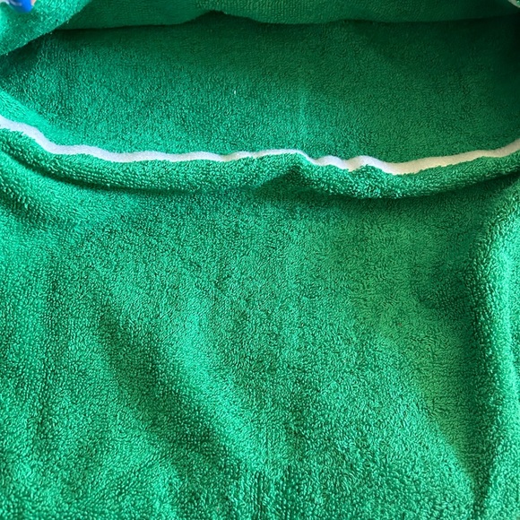 New Carolina Herrera Beach Towel     Brand new!! One still has the tag on it - Picture 4 of 7